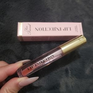 Too Faced- Lip Injection Ultimate Lip Plumper